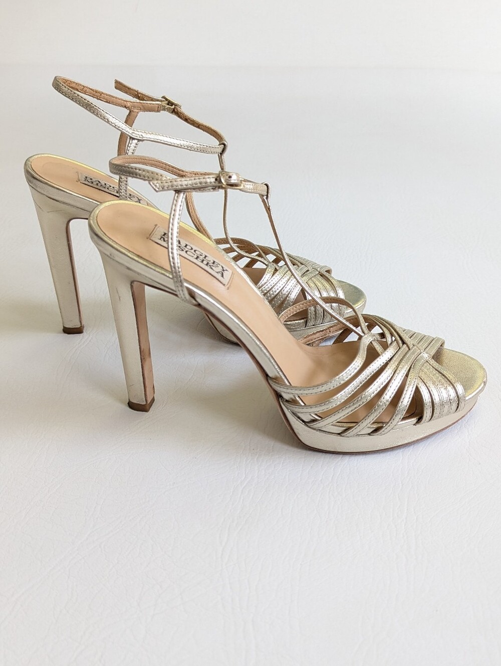 Badgley Mischka Angelica Metallic Gold Sandals Stilettos Size 8.5 T-Strap